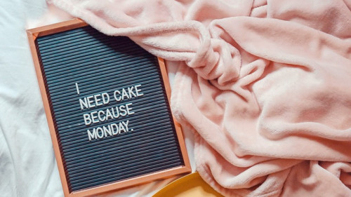 CLARK Bild Blue Monday.jpg