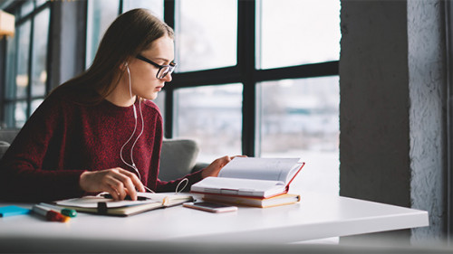 Studentin-309641639-AS-GalakticDreamer