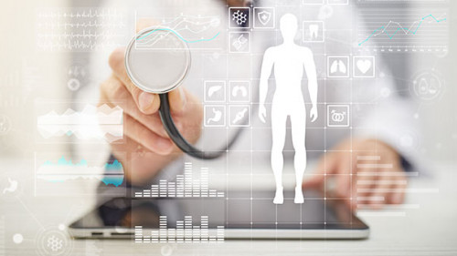 Arzt-Tablet-digital-health-213444668-AS-WrightStudio