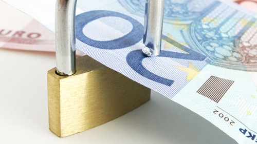 Schloss-Geldscheine-35567420-AS-Finanzfoto