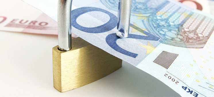 Schloss-Geldscheine-35567420-AS-Finanzfoto