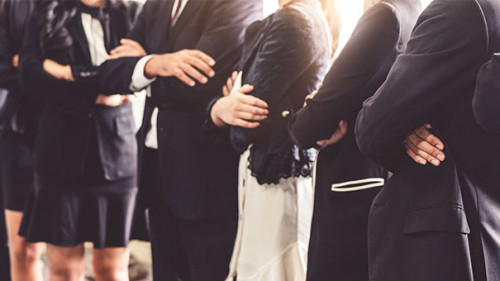 AnzugtraegerInnen-252158898-AS-Blue-Planet-Studio