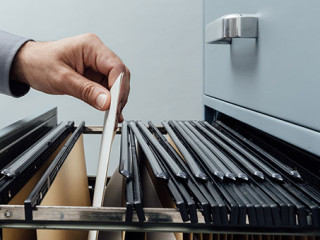 Hand-Haengeregister-168967787-AS-stokkete