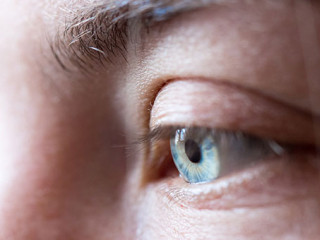 Frau-Augen-208947327-AS-Patrick-Daxenbichler