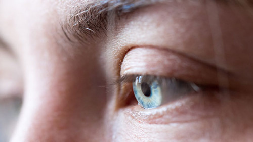 Frau-Augen-208947327-AS-Patrick-Daxenbichler