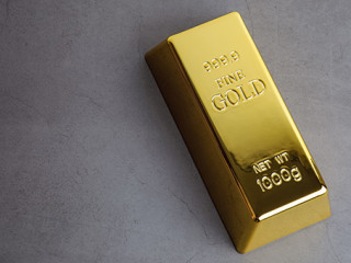 Goldbarren-248994936-AS-andreyphoto63