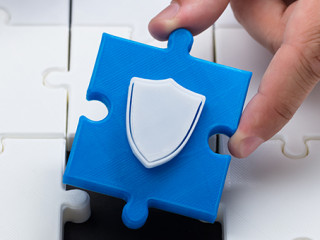 Hand-Puzzle-Schild-218345036-AS-Andrey-Popov