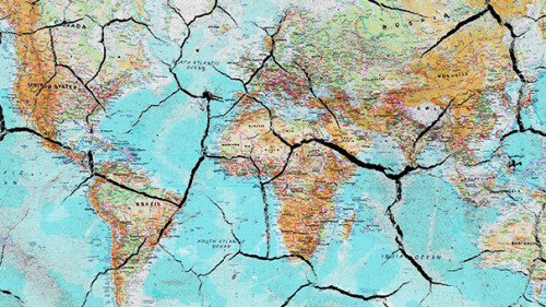 Weltkarte-Risse-158907716-AS-Onur