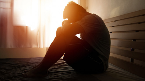 Mann-Depression-294086137-AS-kwanchaift