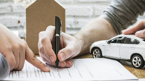 Autokauf-207917361-AS-Travis