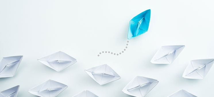 Papierschiffe-187604954-AS-Worawut