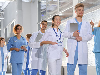 Junge-Aerzte-261634517-AS-New-Africa