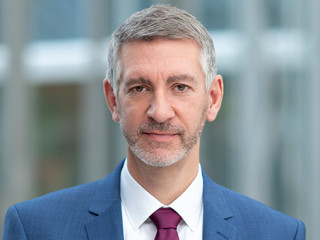 Tim-Broening-2021-Fonds-Finanz