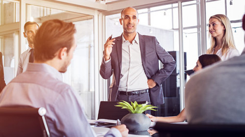 Anzugtraeger-Meeting-186710365-AS-Rido