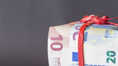 Geldgeschenk-129166134-AS-F-J-Carneros