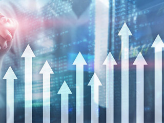 Anzugtraegerin-Pfeile-292999389-AS-Funtap