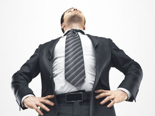 Anzugtraeger-stolz-52516797-AS-peshkova