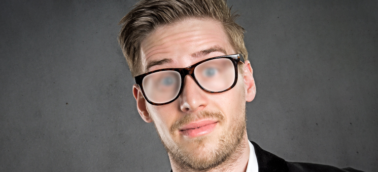 Anzugtraeger-Brille-beschlagen-53286064-AS-lassedesignen