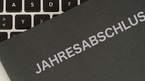 Jahresabschluss-176364768-AS-studio-v-zwoelf