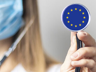 Aerztin-Stethoskop-Europa-318394369-AS-Alex