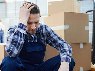 Arbeiter-erschoepft-213588626-AS-pressmaster