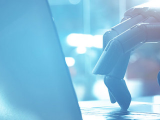 Laptop-Roboterhand-161550600-AS-zapp2photo