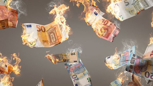 Brennende-Geldscheine-410453170-AS-photoschmidt