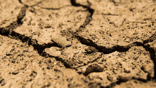 Trockener-Boden-780088-PB-daeron