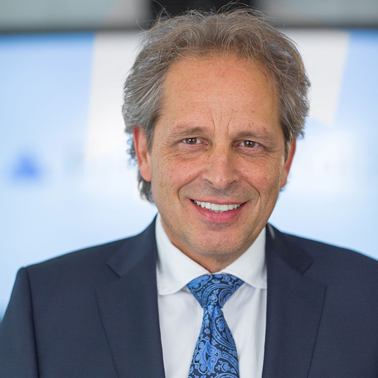 Hubertus-Schmidt-2019-FinanzPortal24