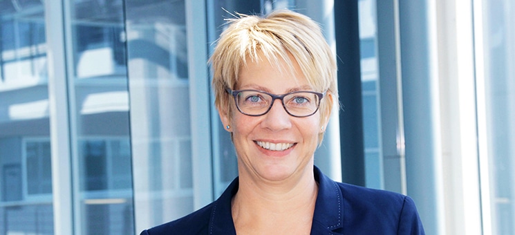 Julia-Wiens-2021-Basler-Versicherungen