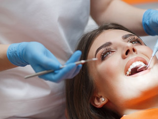 Frau-Zahnarzt-265678112-AS-GTeam