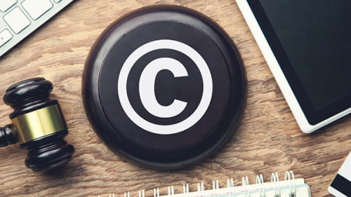 Hammer-Copyright-279078466-AS-andranik123