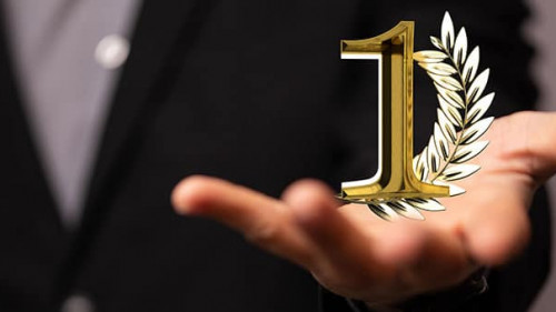 Anzugtraeger-Preis-382729901-AS-vegefox-com