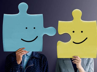 Anzugtraeger-Puzzleteile-193398366-AS-blacksalmon