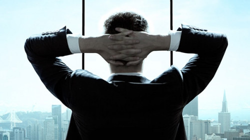 Anzugtraeger-entspannt-55989569-AS-peshkova