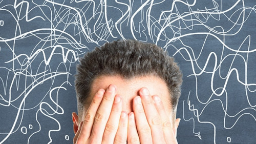 Anzugtraeger-verwirrt-203841346-AS-peshkov