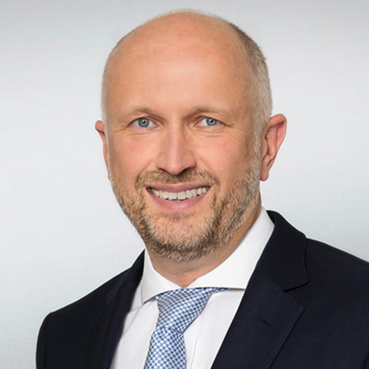 Hubert-Becker-2021-Instinctif-Partners