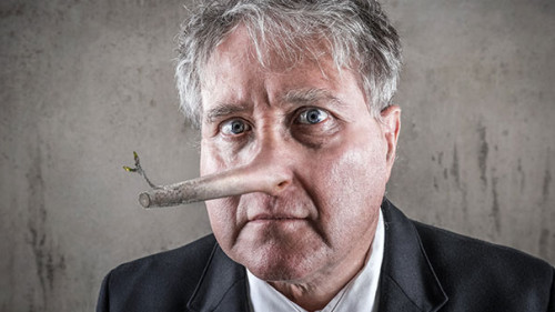 Anzugtraeger-lange-Nase-327103445-AS-soupstock