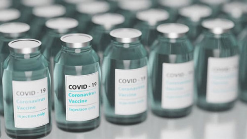 COVID-19-Impfstoff-5895477-PB-torstensimon