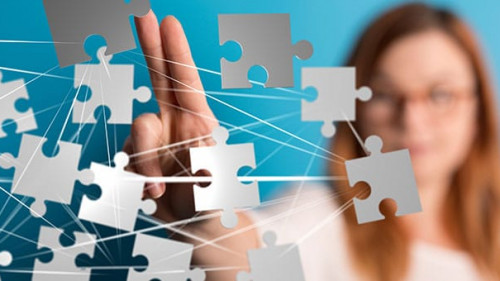 Frau-Puzzleteile-330465403-AS-vegefox-com