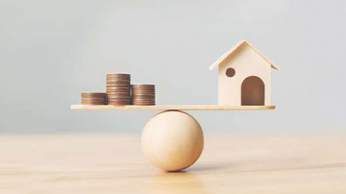 Muenzen-Haus-Balance-255855759-AS-Monster-Ztudio