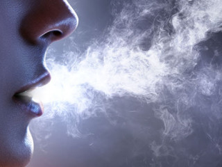 Frau-Rauch-243879781-AS-lassedesignen