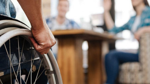 Rollstuhl-162361189-AS-Viacheslav-Iakobchuk