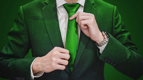 Anzugtraeger-Gruen-196817256-AS-SasinParaksa