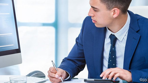 Anzugtraeger-Taschenrechner-PC-83183235-AS-karelnoppe