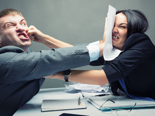 AnzugtraegerIn-59271256-AS-Nomad-Soul