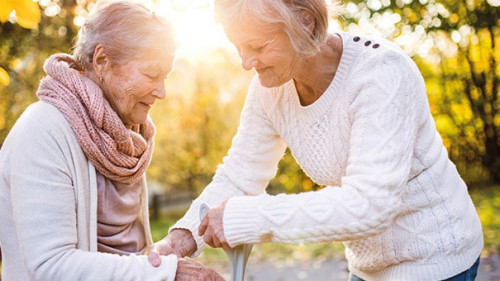 Mutter-Tochter-182544317-AS-Halfpoint