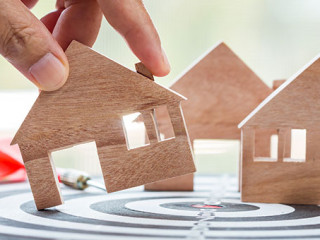 Hand-Haeuser-Zielscheibe-272047320-AS-smolaw11