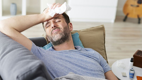 Mann-krank-336354121-AS-gpointstudio