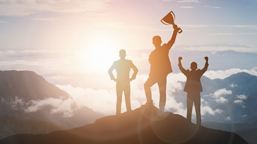 Anzugtraeger-Berg-Pokal-285877383-AS-Blue-Planet-Studio